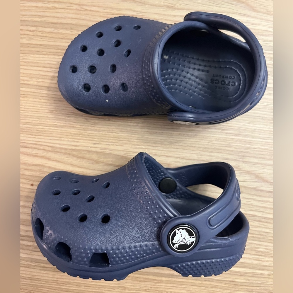 Crocs toddler size 5